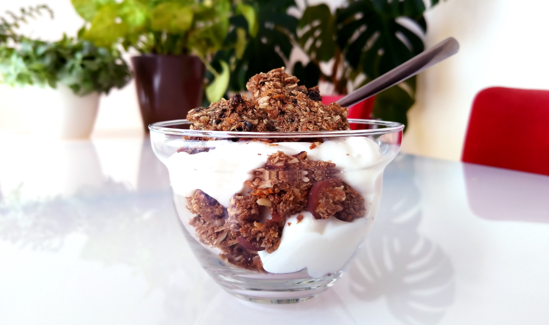 Carrot cake granola