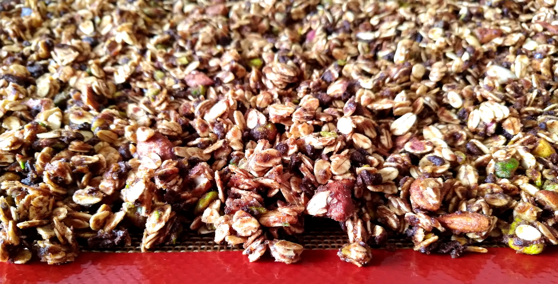 Espresso-vanillegranola in de maak