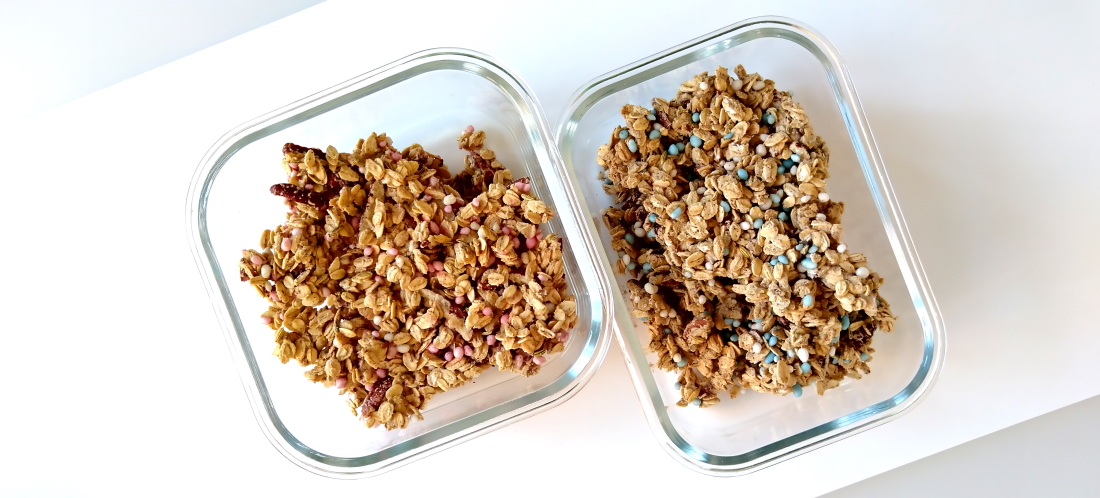 Granola met roze en blauwe muisjes