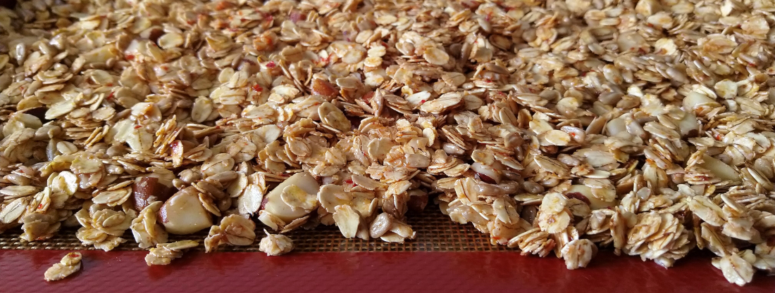 Hot honeygranola op bakplaat