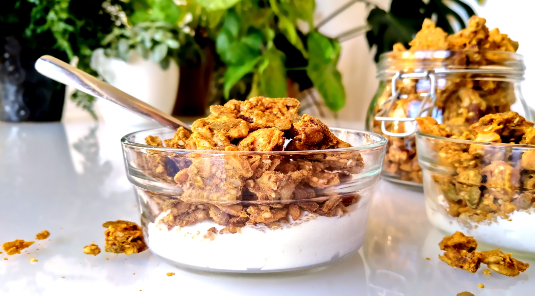 Pompoengranola met cottage cheese