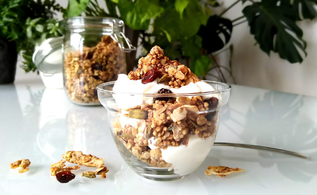 Kokosgranola met cranberry’s en Griekse yoghurt