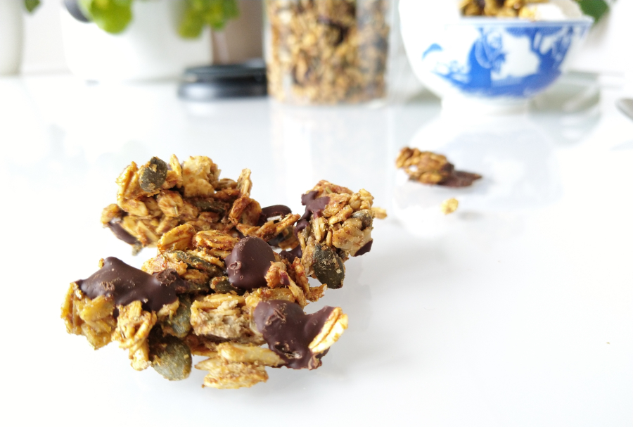 Rozemarijngranola met cacaodruppels: de clusters!